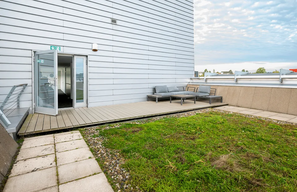 Ready-to-occupy corner office with exclusive terrace in KOWERK – photo 8 of 18