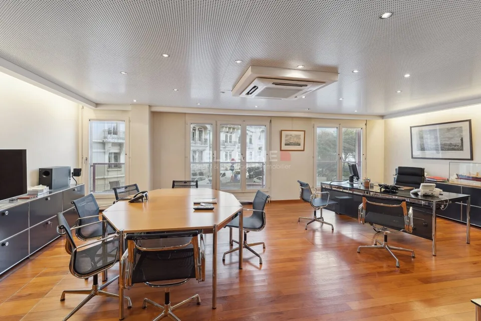 Bureaux d'env. 345 m² à vendre - Proche du lac – foto 3 di 8