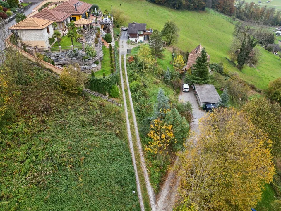 Bauland-Parzelle an grüner Hanglage – Foto 4 von 10