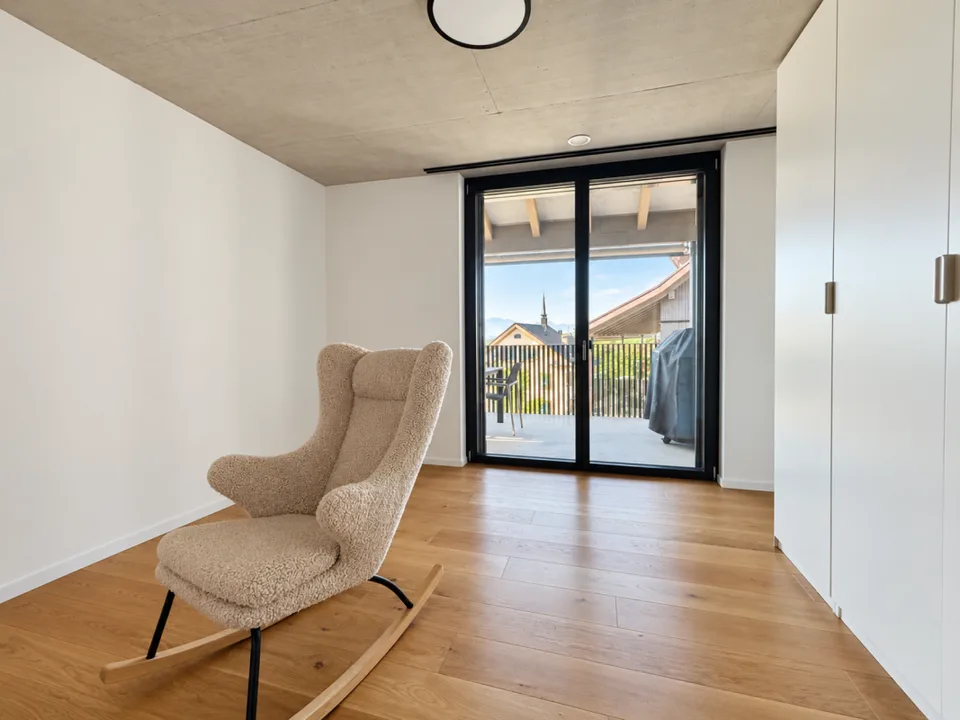 Moderne 4.5 Zimmer-Wohnung mit Weitblick – Foto 7 von 10