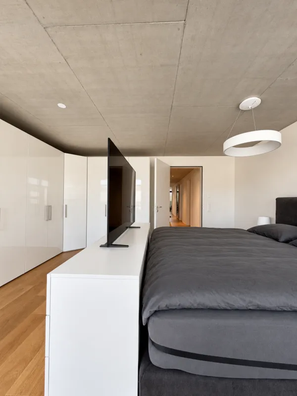 Moderne 4.5 Zimmer-Wohnung mit Weitblick – Foto 6 von 10