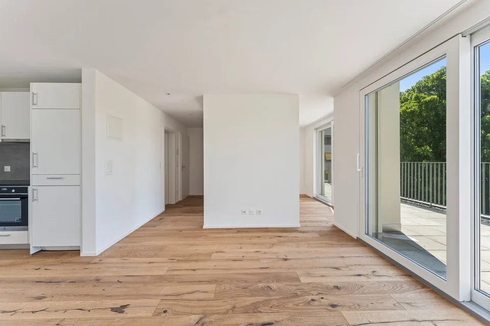 Moderne 2.5-Zimmer-Attikawohnung mit zwei grosszügigen Terrassen in Nidau – Foto 8 von 12