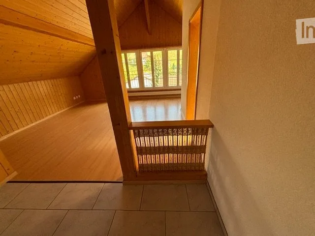 Zu vermieten in Wyssachen sonnige, spezielle Wohnung – Foto 2 von 5