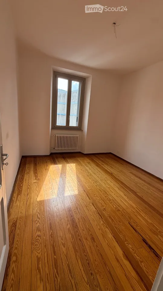 Wir vermieten ein wunderschönes 4,5-Zimmer-Apartment, das komplett renoviert wurde – Foto 4 von 12