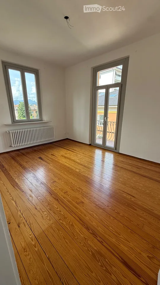 Wir vermieten ein wunderschönes 4,5-Zimmer-Apartment, das komplett renoviert wurde – Foto 2 von 12