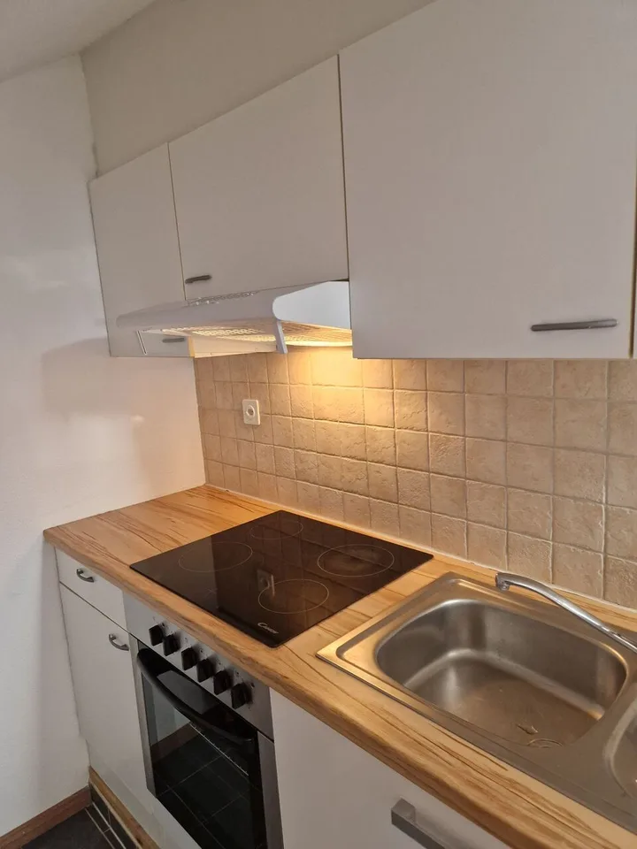 Appartamento di 1,5 locali mansardato al 3° piano con balcone – foto 3 di 6