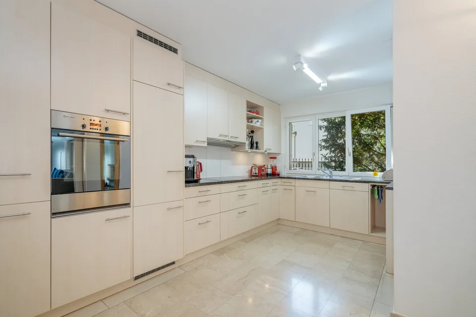3½-Zimmer-Wohnung und riesiger Hobbyraum - 97 m² zum Wohnen. 80 m² für Ihre Ideen – Foto 4 von 13