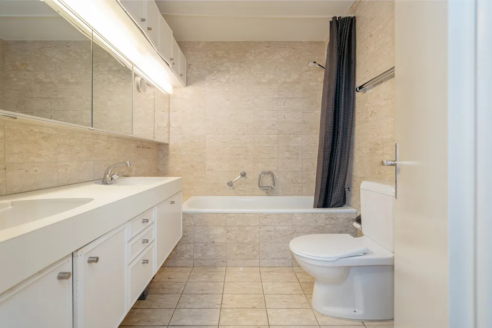3½-Zimmer-Wohnung und riesiger Hobbyraum - 97 m² zum Wohnen. 80 m² für Ihre Ideen – Foto 8 von 13