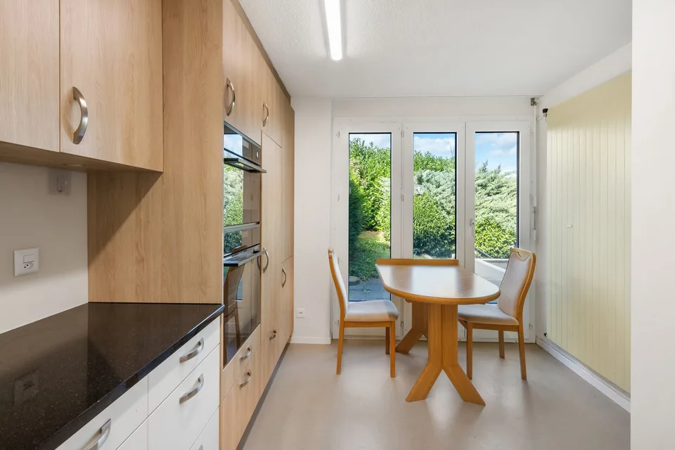 Maison mitoyenne avec charme, deux terrasses et jardin – photo 6 sur 13