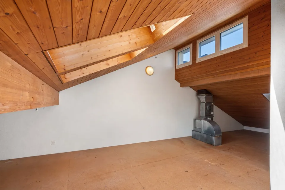 Maison mitoyenne avec charme, deux terrasses et jardin – photo 11 sur 13