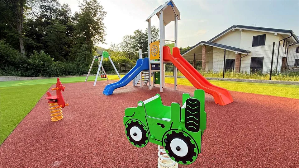 Geräumiges Dreizimmerapartment mit Garten in einer Residenz mit Swimmingpool und Spielplatz – Foto 8 von 13