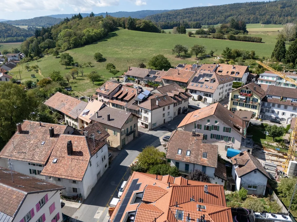 MAISON VILLAGEOISE OFFRANT LA POSSIBILITÉ DE CRÉER DEUX APPARTEMENTS – photo 2 sur 7