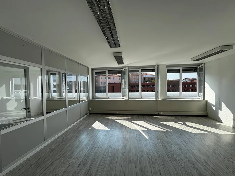 Mendrisio – nahe Piazzale Alle Valle | Büro mit 50 m² – Foto 2 von 6