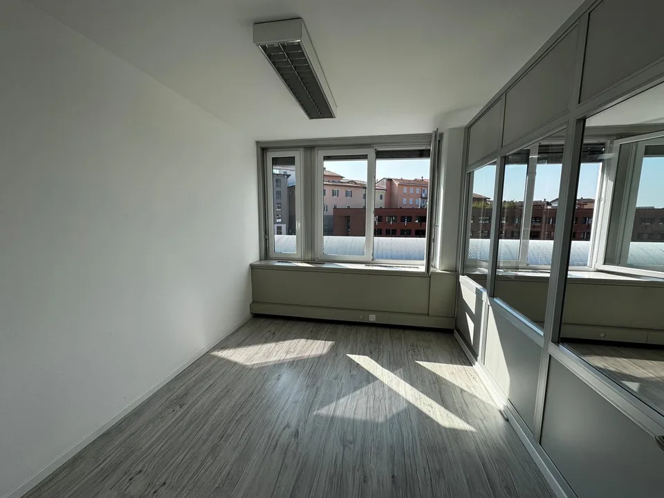 Mendrisio – nahe Piazzale Alle Valle | Büro mit 50 m² – Foto 5 von 6