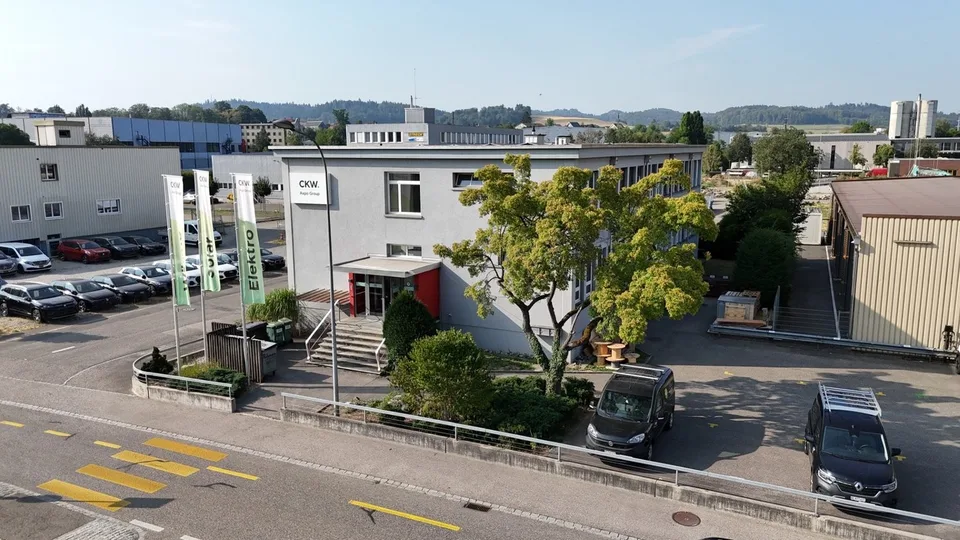 Espaces de bureau spacieux dans un emplacement pratique – photo 13 sur 13