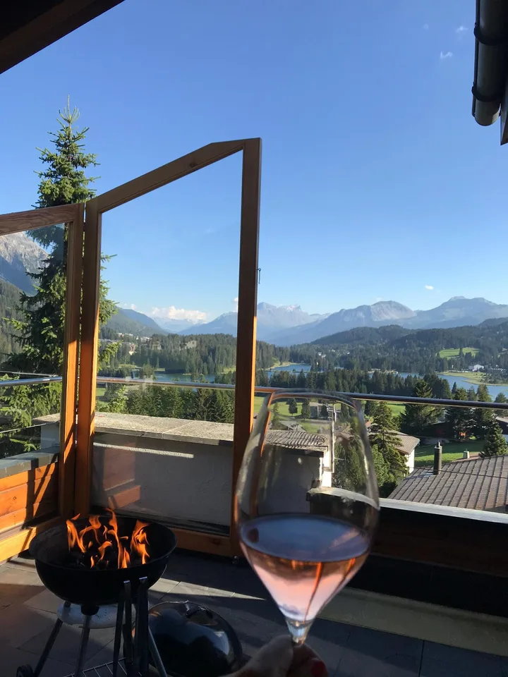 Appartement attractif de 4,5 pièces avec galerie et vue imprenable à Valbella – photo 19 sur 26