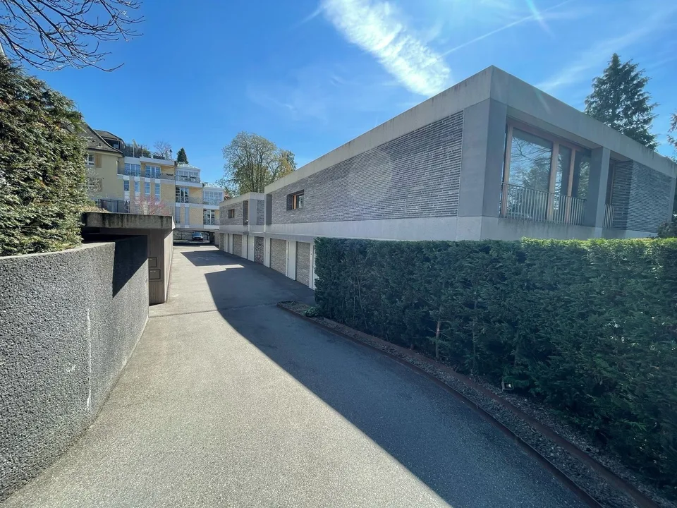 Helle, moderne Wohnung mit Seesicht – Foto 3 von 16