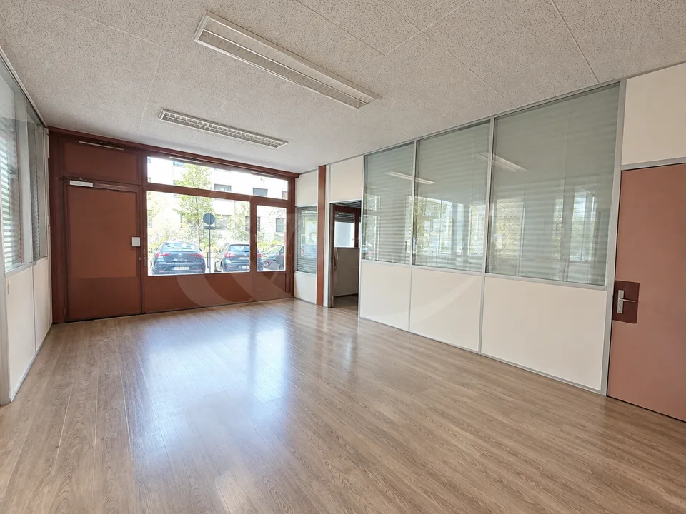 Carouge ? Superficie commerciale di 745 m² al piano terra, in due lotti PPE, affittata fino al 2027 – foto 4 di 6