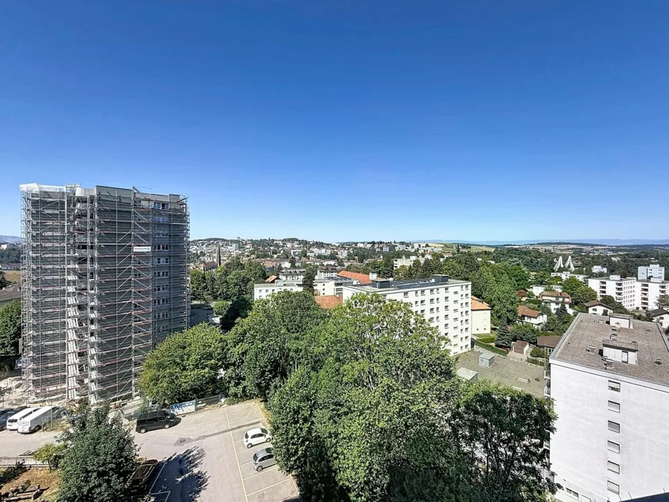 Charmanter 4,5-Zimmer-Wohnung mit Balkon und Kathedralsblick – Foto 10 von 11