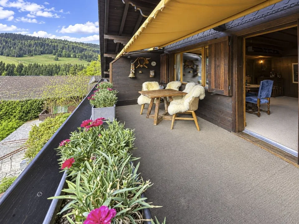 Appartamento affascinante nel centro di Gstaad - Vista sulla valle e sul palazzo – foto 5 di 13