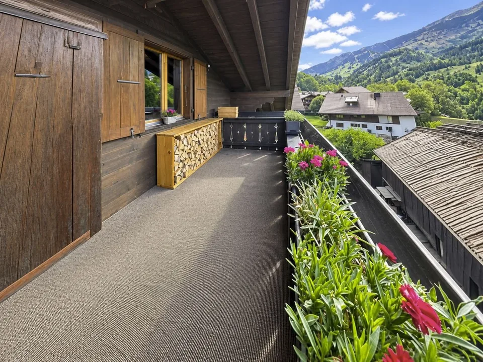 Appartamento affascinante nel centro di Gstaad - Vista sulla valle e sul palazzo – foto 4 di 13