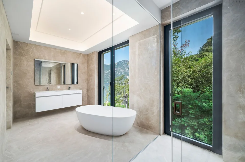 PRESTIGETRÄCHTIGES DESIGNER-PENTHOUSE MIT TERRASSE MIT SEEBLICK (Copy) – Foto 9 von 13