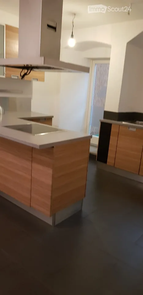 Wohnung 4.5 Zimmer, 3 Schlafzimmer, Wohnzimmer, ausgestattete Küche – Foto 4 von 5