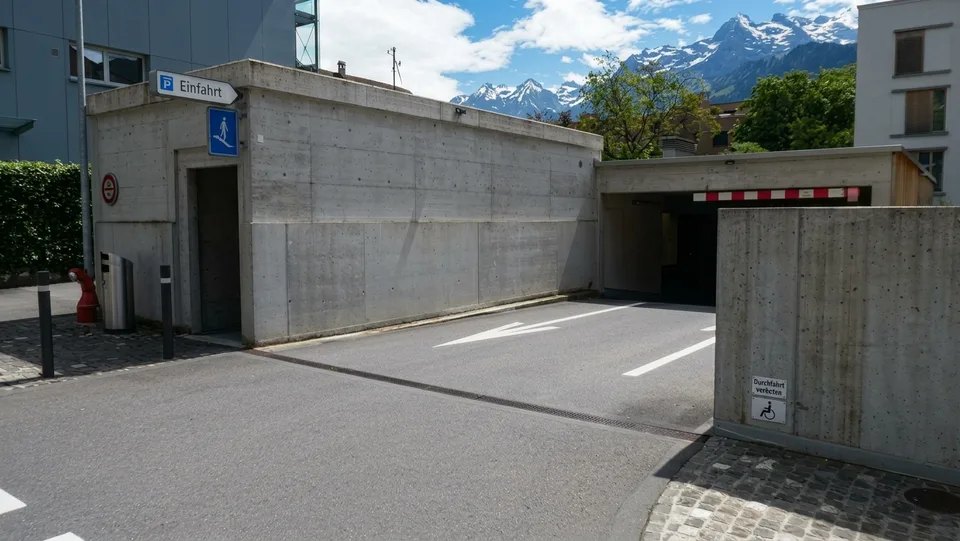 Posto auto nel Winterberg nel centro di Altdorf – foto 2 di 2