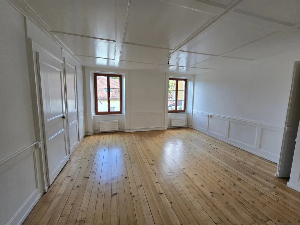 Spacieux appartement de 4 pièces au centre de Fleurier – photo 5 sur 12