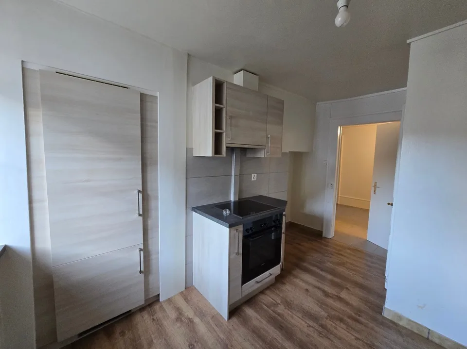 Spacieux appartement de 4 pièces au centre de Fleurier – photo 4 sur 12