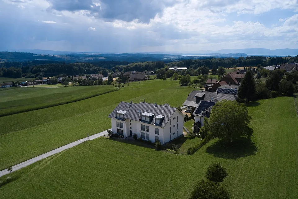 Grosszügige Eigentumswohnung im Erdgeschoss mit Gartensitzplatz – Foto 23 von 23