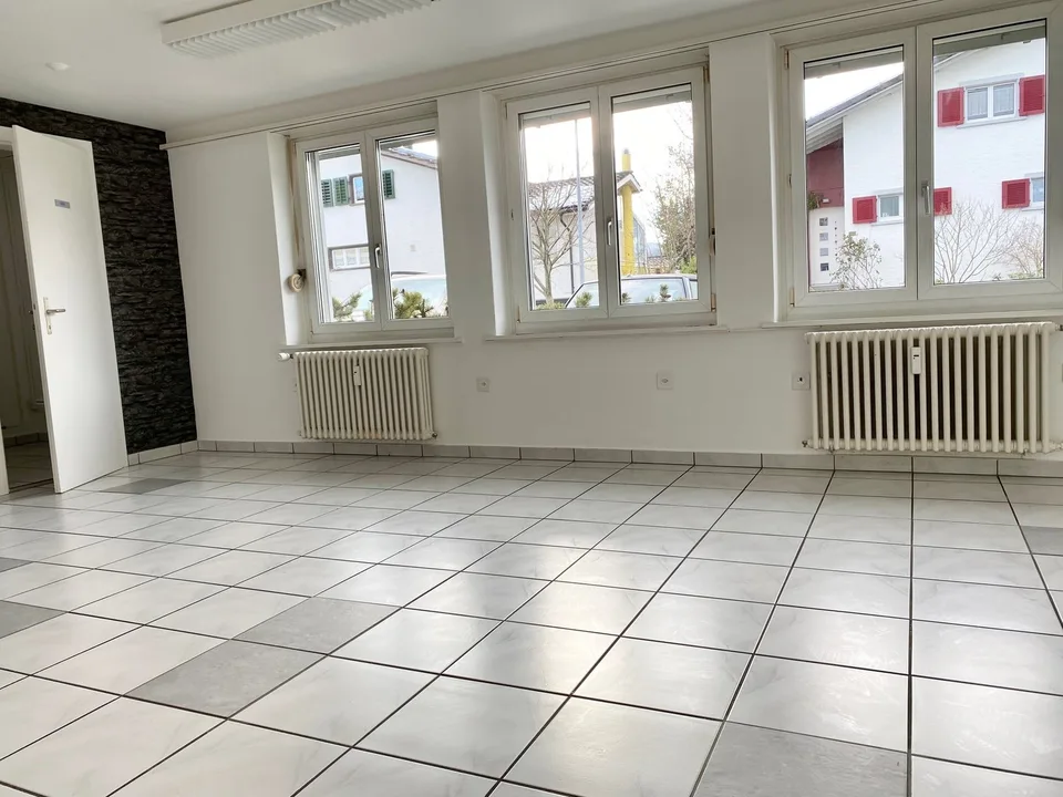 Helles Büro im Erdgeschoss an ruhiger Lage – Foto 2 von 5
