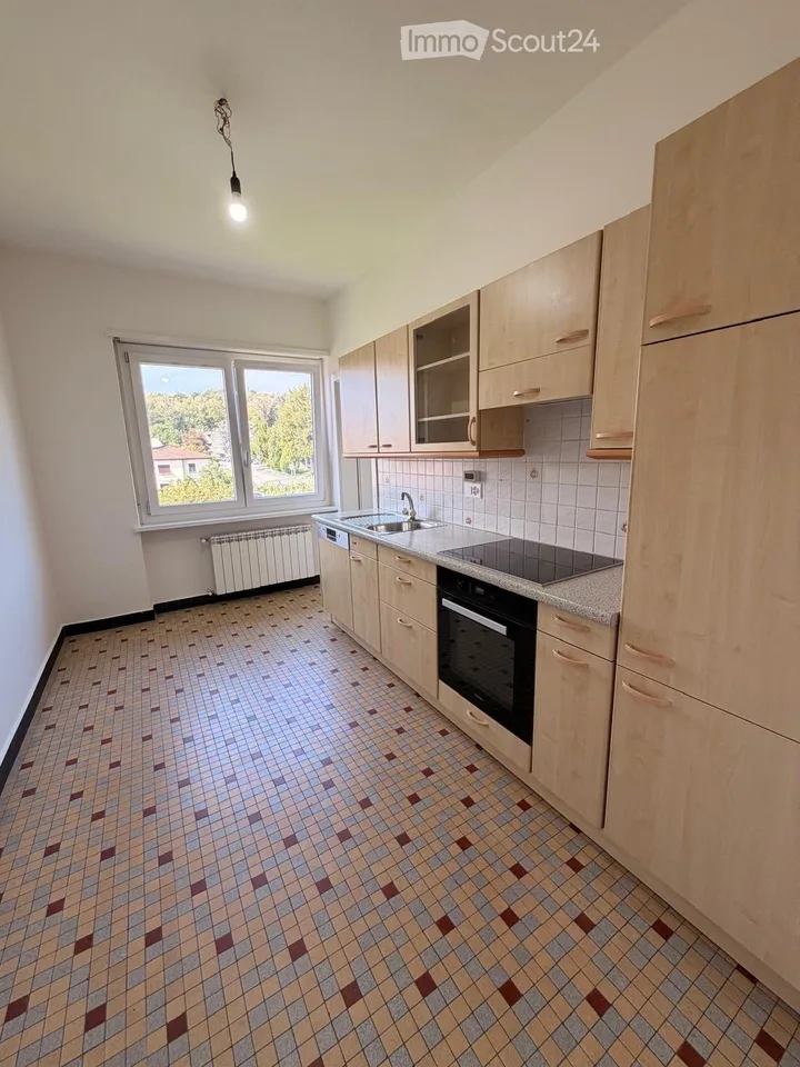 Geräumige und helle 3,5-Zimmer-Wohnung – 122 m² – Foto 2 von 9
