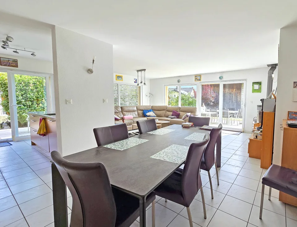 Grande villa familiare sulla collina di Fully – foto 3 di 8