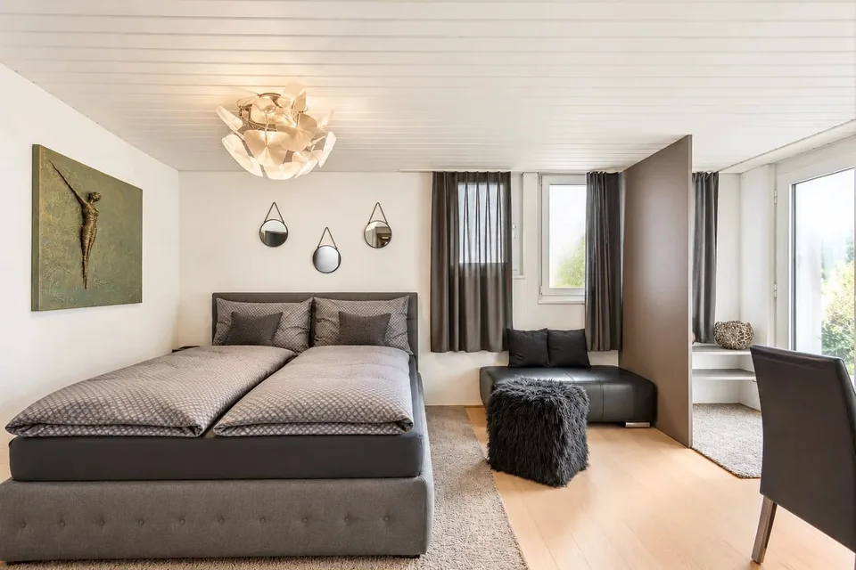Casa unifamiliare architettonica con studio di 1,5 locali integrato – foto 11 di 13