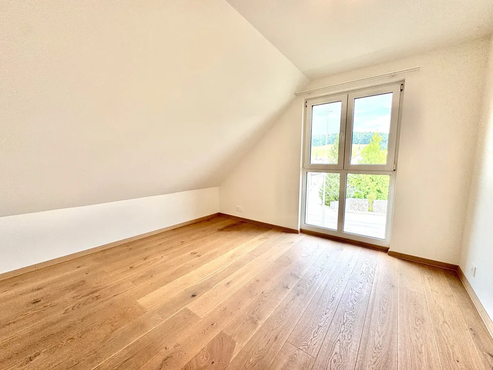 Charmante 3.5-Zimmer-Dachwohnung in Bösserach – Foto 7 von 9