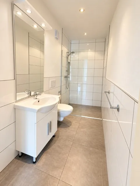 Moderne 1-Zimmer-Wohnung mit Balkon in Basel – Foto 4 von 10