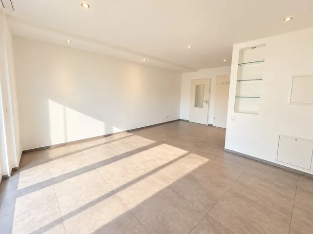Moderne 1-Zimmer-Wohnung mit Balkon in Basel – Foto 2 von 10
