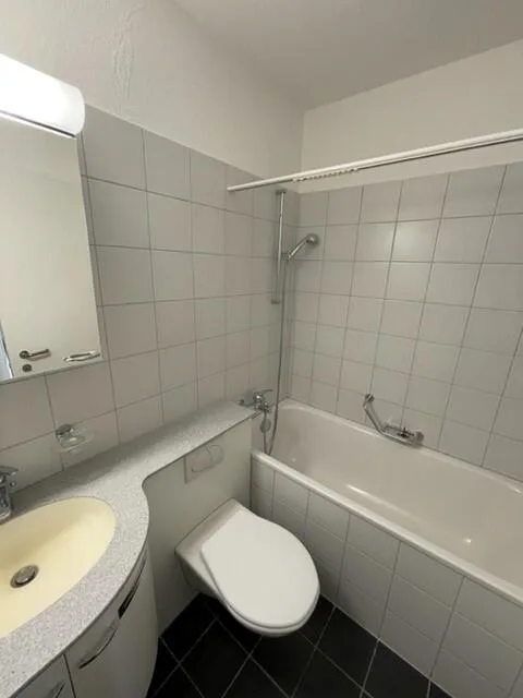 Grosszügige Wohnung an ruhiger Lage im Quartier Weinegg – Foto 2 von 6