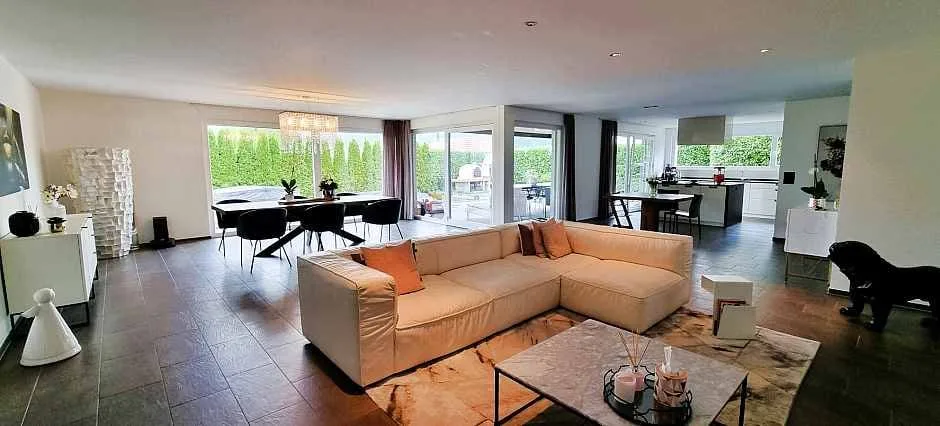 Exklusive 4.5-Zimmer-Gartenwohnung mit Doppelgarage und traumhaftem Aussenbereich – Foto 6 von 13