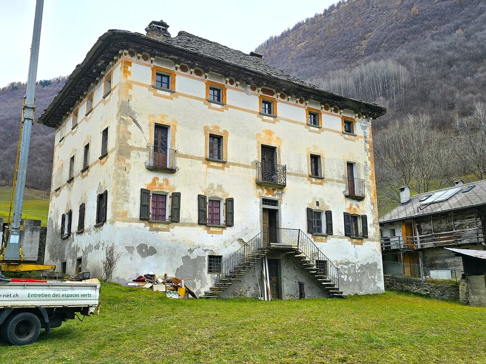 Charmantes historisches Haus mit grossem Grundstück – foto 2 di 30