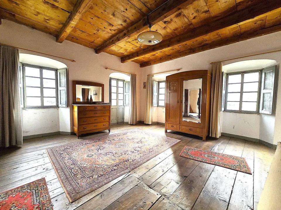 Charmantes historisches Haus mit grossem Grundstück – foto 3 di 30