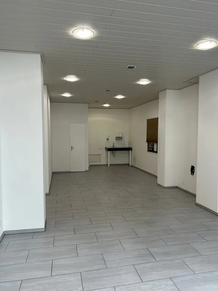 Spazi commerciali direttamente sulla popolare piazza Schaffhauserplatz a Zurigo – foto 2 di 7