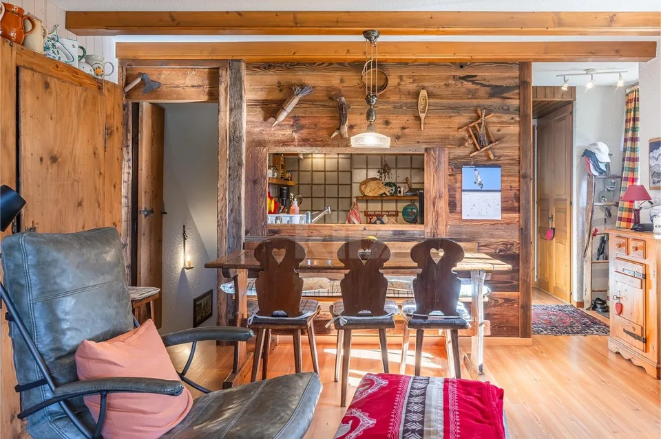 Charmanter Duplex-Wohnung mit Terrasse – Foto 4 von 13