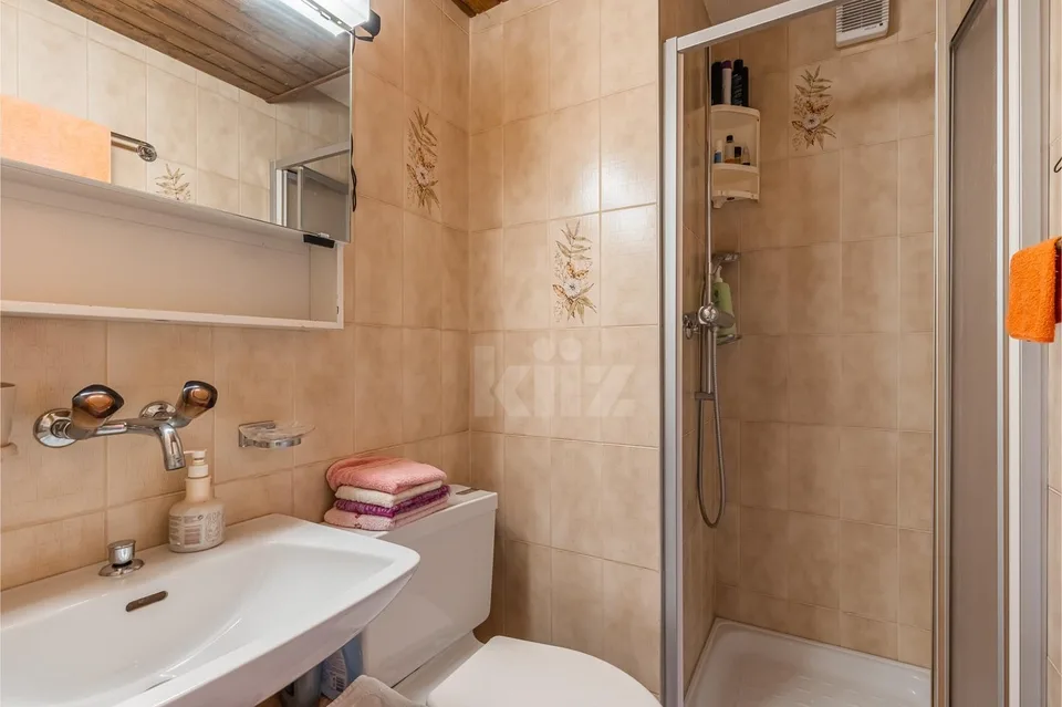 Charmanter Duplex-Wohnung mit Terrasse – Foto 7 von 13