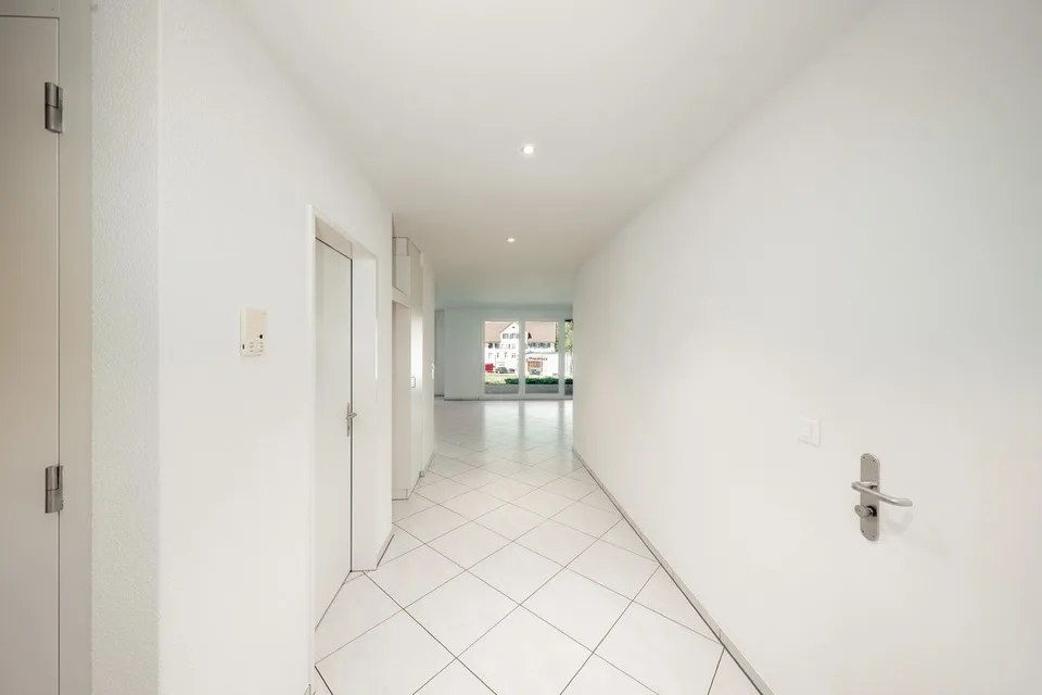Delizioso appartamento di 3,5 locali al piano terra a Eglisau – disponibile immediatamente! – foto 2 di 14