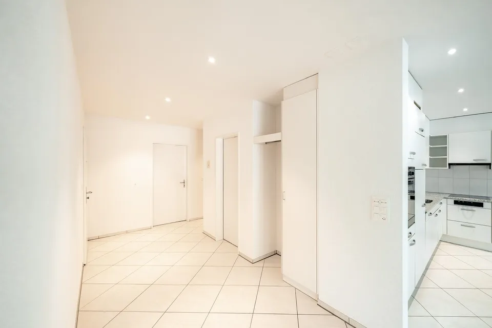 Delizioso appartamento di 3,5 locali al piano terra a Eglisau – disponibile immediatamente! – foto 3 di 14