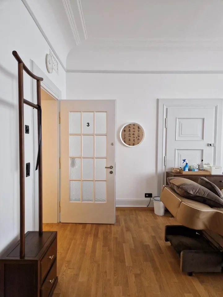 Espace de bureau ou de pratique à Bellevue, stylé dans un excellent emplacement – photo 3 sur 5