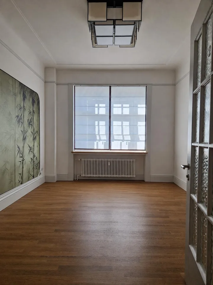 Espace de bureau ou de pratique à Bellevue, stylé dans un excellent emplacement – photo 4 sur 5