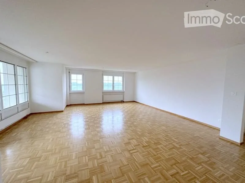 Grosse Wohnung im Grünen mit Teil-Seeblick nach westen/osten – Foto 2 von 5